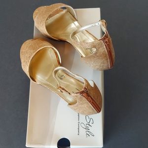 Beautiful Madalyn Soft Style dress heels